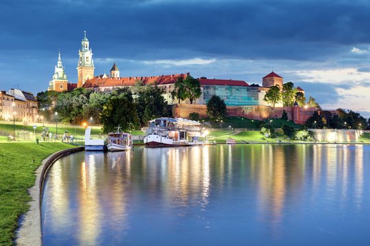 Kraków – widok z poziomu Wisły na Wawel