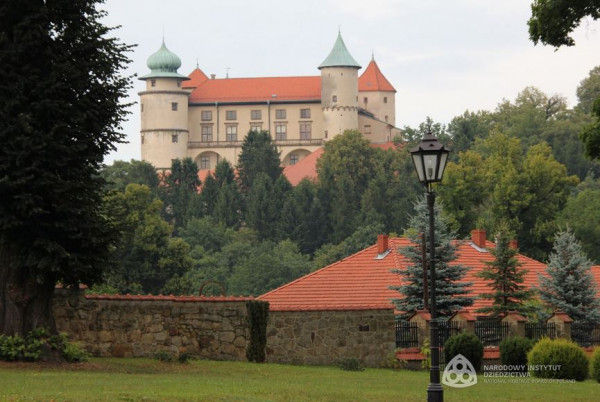 Nowy Wiśnicz, zamek,, fot. A. Hanaka, NID https://zabytek.pl/pl/obiekty/nowy-wisnicz-nowy-wisnicz-zespol-architektoniczno-krajobrazo