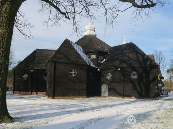 Olesno, kościół pw. św. Anny, widok od południa na część barokową, fot. Mariusz Czuba https://zabytek.pl/pl/obiekty/olesno-kosciol-odpustowy-pw-sw-anny-2