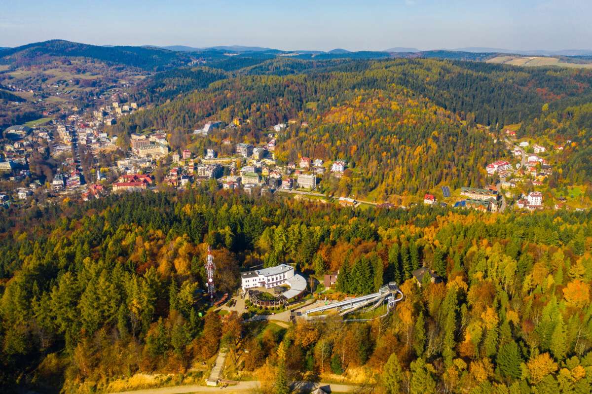 Krynica Zdrój – widok na ośrodek i kolej ziemno-linową na Górę Parkową