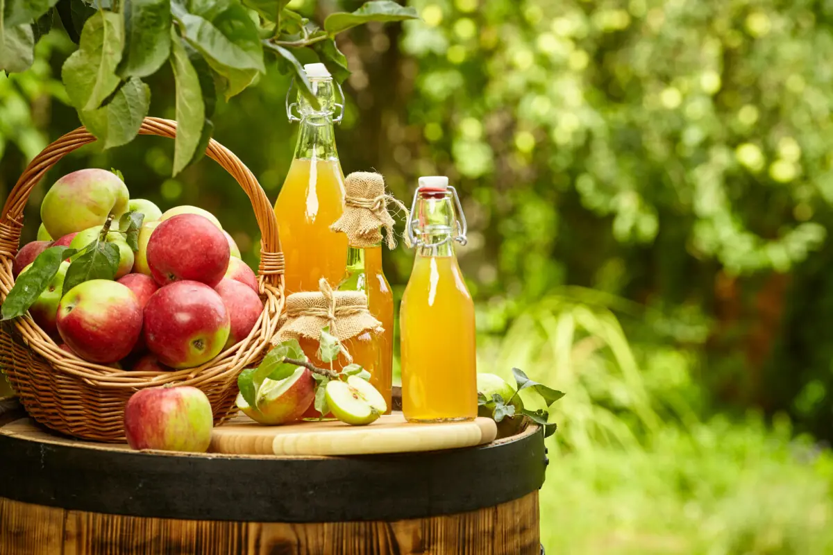 Jabłka i soki z jabłek