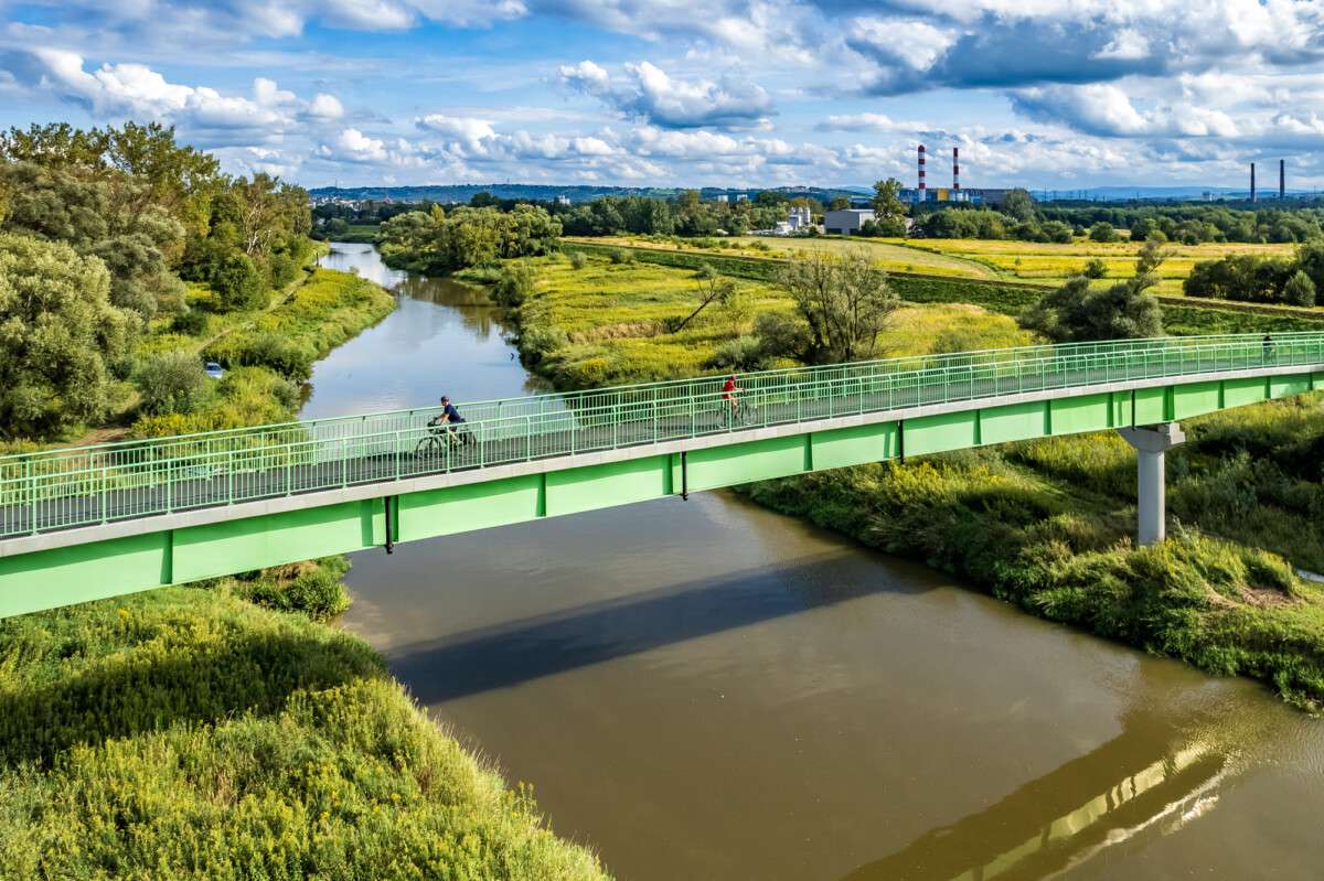 Wiślana Trasa Rowerowa (EuroVelo 4), kładka rowerowa nad rzeką Skawinką w Małopolsce, fot. Szymon Nitka
