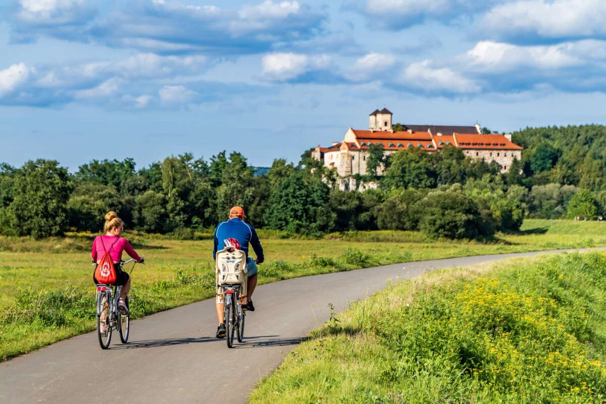 Wiślana Trasa Rowerowa (EuroVelo 4) koło Tyńca w Małopolsce, fot. Szymon Nitka